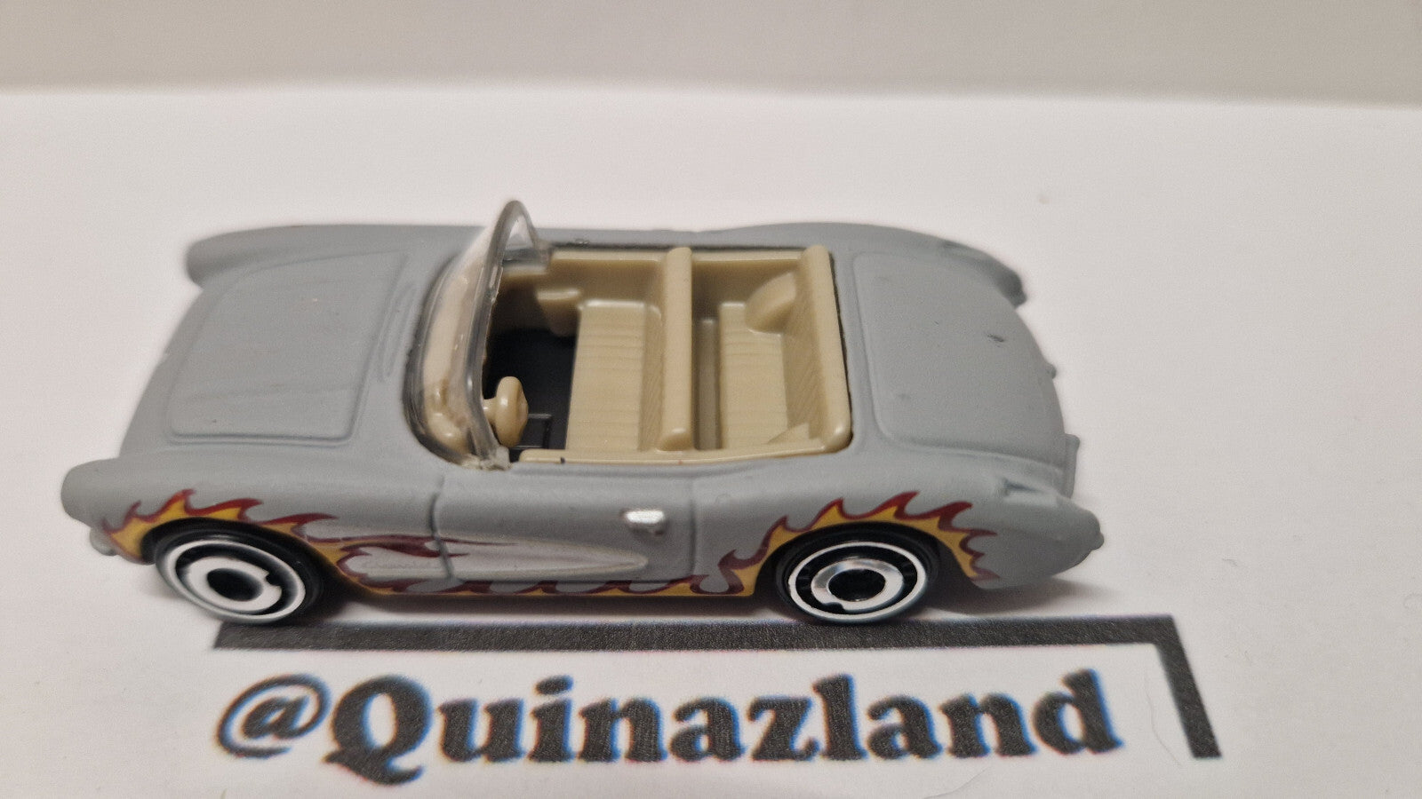 Hot wheels Barbie 1956 corvette 2024-029  (A03)