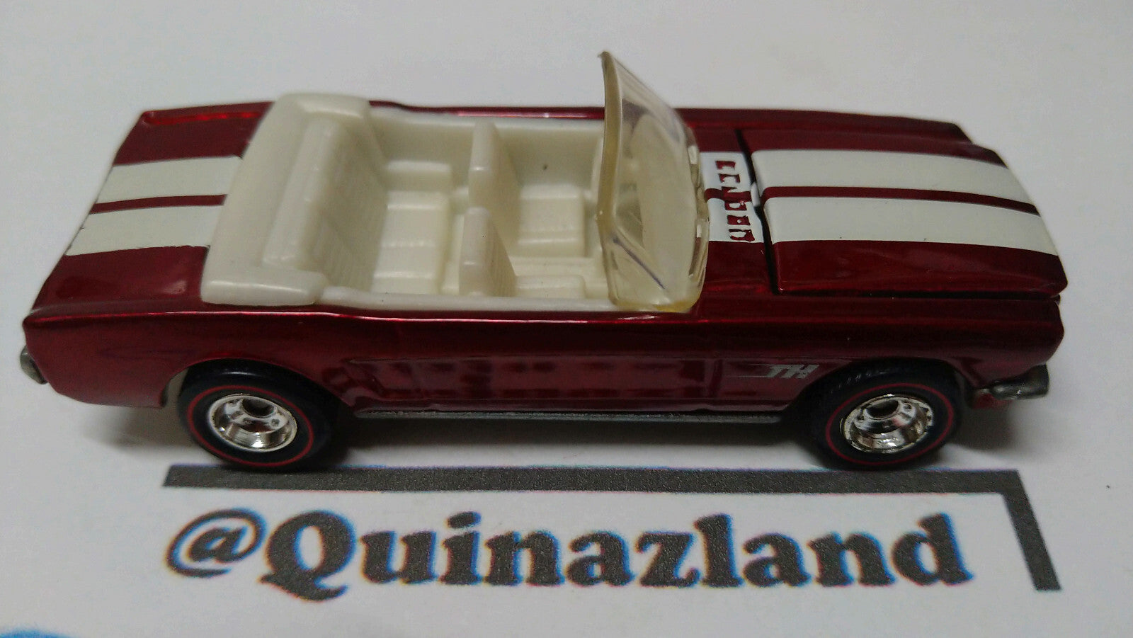 Hot Wheels Treasure Hunt 65 mustang convertible  2009-043  (A07)