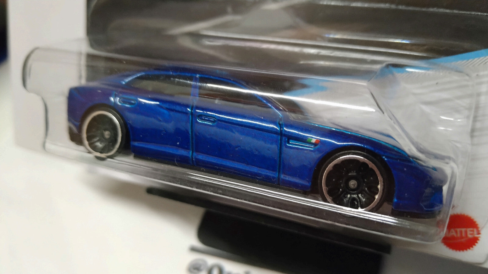Hot Wheels 2022 luxury sedans Lamborghini estoque   (NP47)