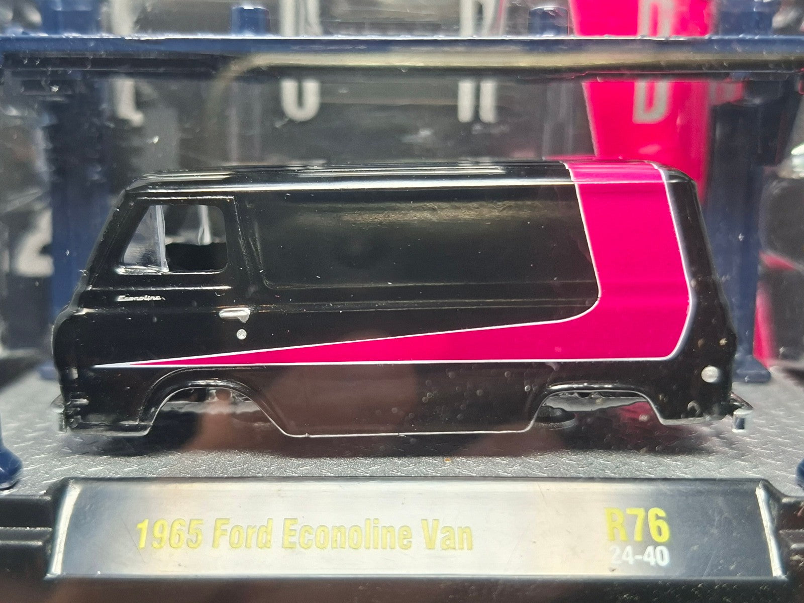 M2 Machines Model Kit Release 76 1965 Ford Econoline Van (NG52)