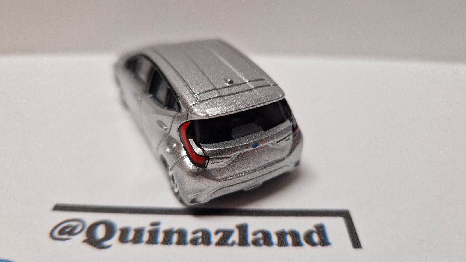 Tomica 2022 regular Toyota aqua 1/59   (CP05)