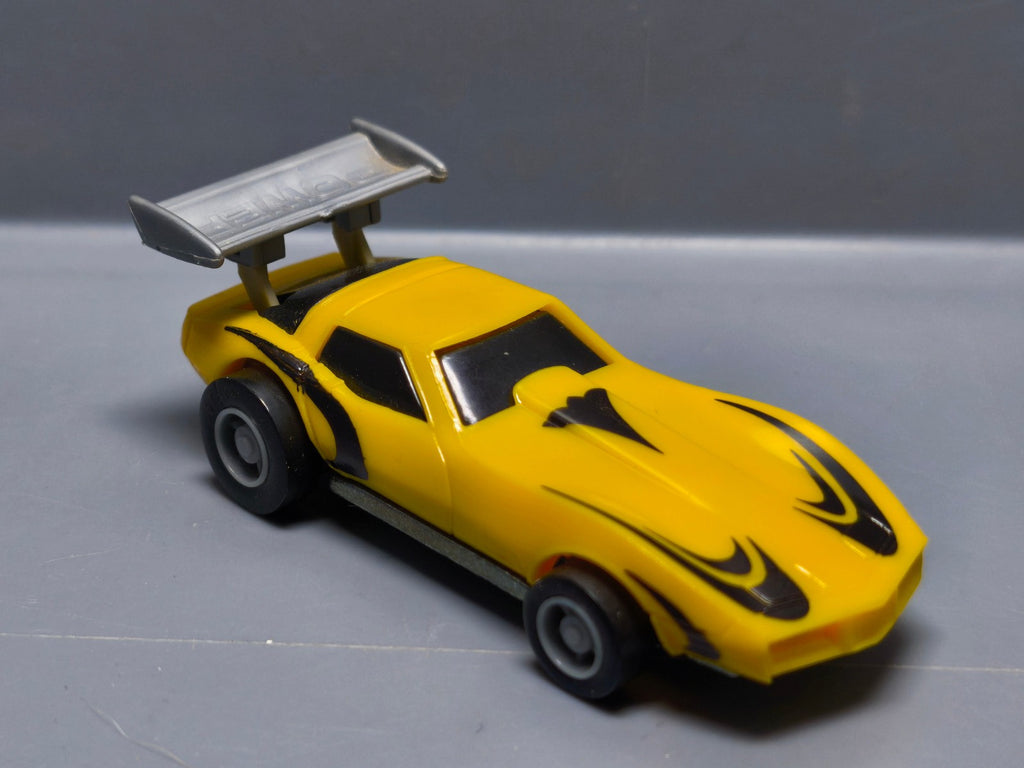Hot Wheels 1982 Corvette Stingray Power Command Racers 1990  (A12)