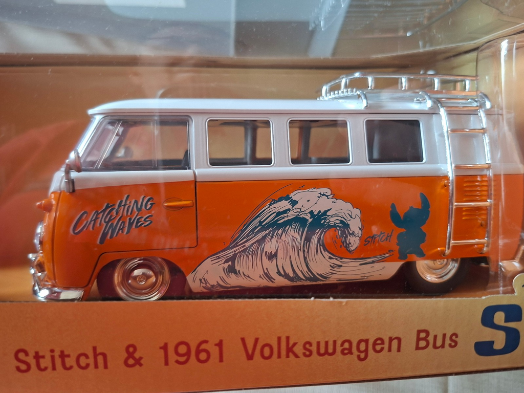 Jada 1/24  Stitch & 1961 Volkswagen Combi Bus (ET)