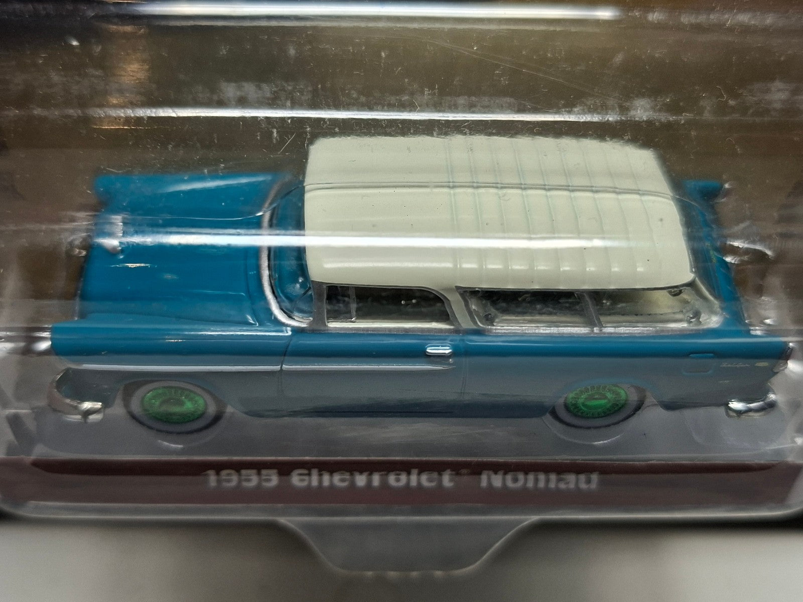 Greenlight Estate Wagons 1955 Chevrolet Nomad Chase (NG33)
