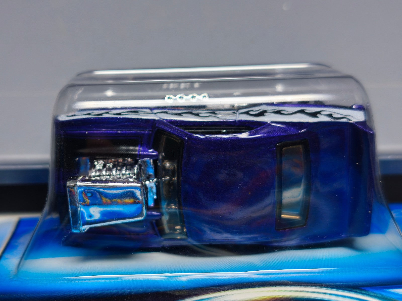 Hot Wheels 69 camaro z28 exclusive kmart 2006-124  (NP33)