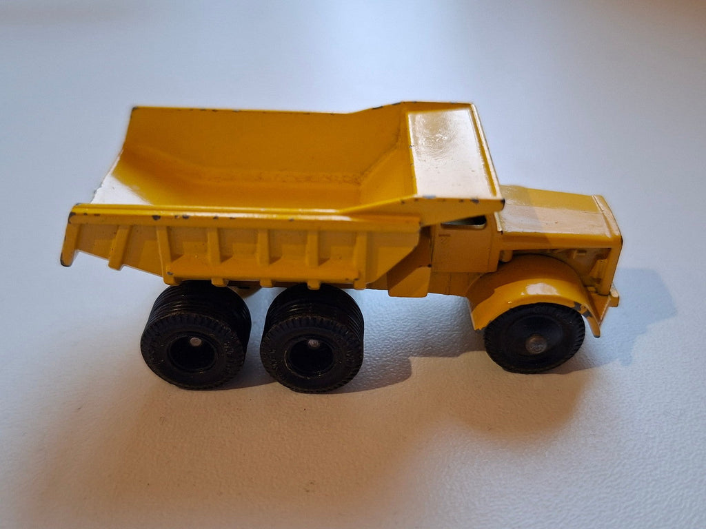 Matchbox Made in england  Euclid quarry dump truck   (A07)