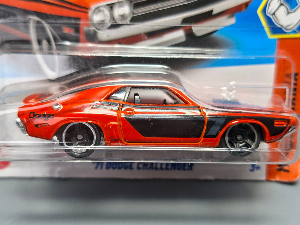 Hot Wheels '71 Dodge Challenger   2025-131  (NP02)