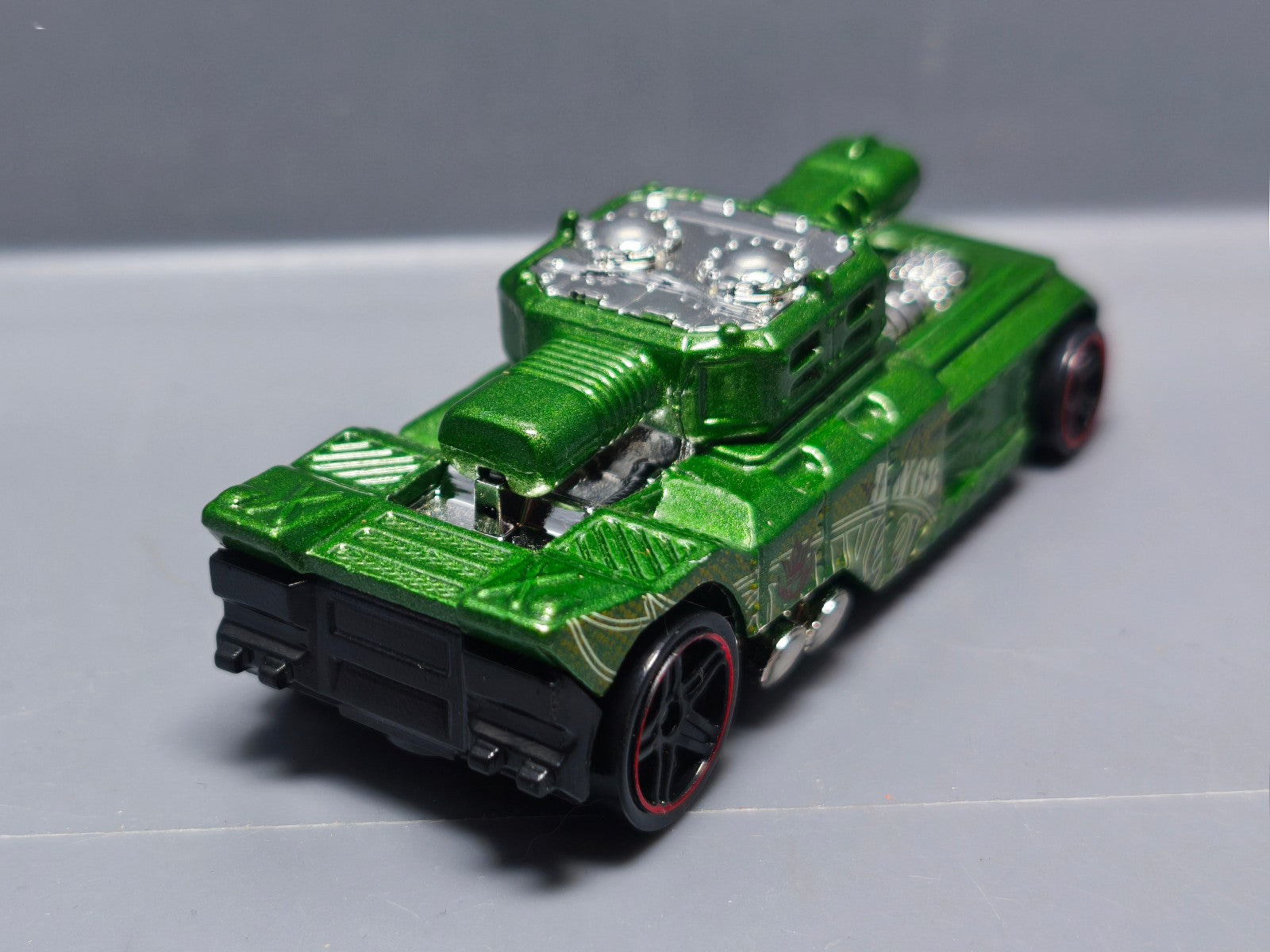 Hot Wheels Invader 2015-087  (A17)