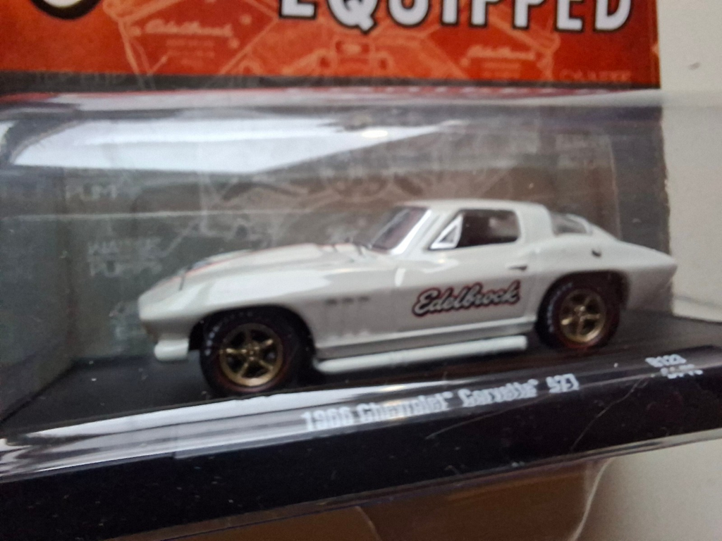 M2 Machines Auto drivers R123 1966 Chevrolet corvette 427 Edelbrock equ   (NG44)