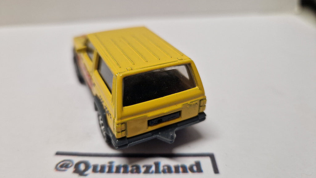 Matchbox 1988 mainline  Jeep cherokee  version  base brillante   (A31)