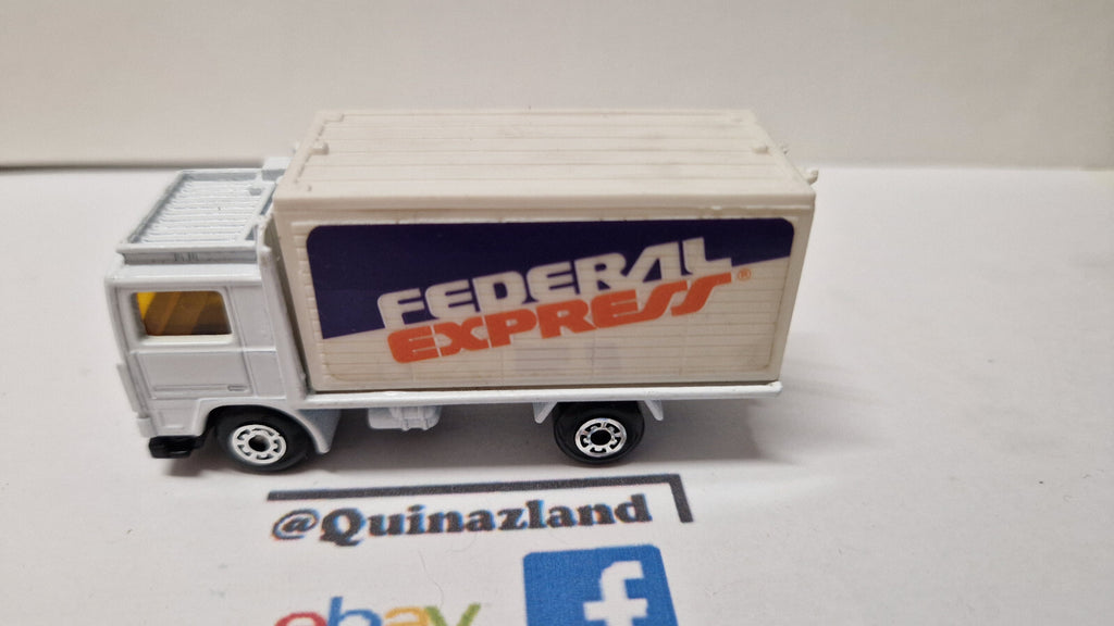 Matchbox 1987 mainline  Volvo container truck federal express     (A31)