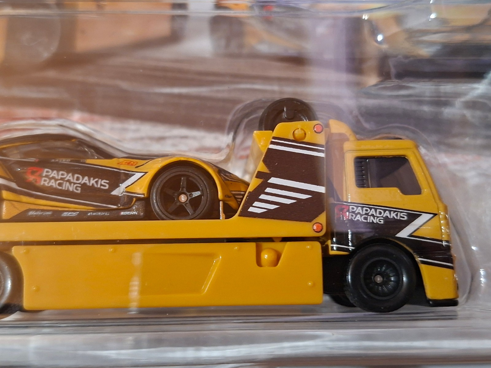 Hot Wheels 2025 Team Transport MIX J ’20 TOYOTA GR SUPRA / FLEET STREET #86
