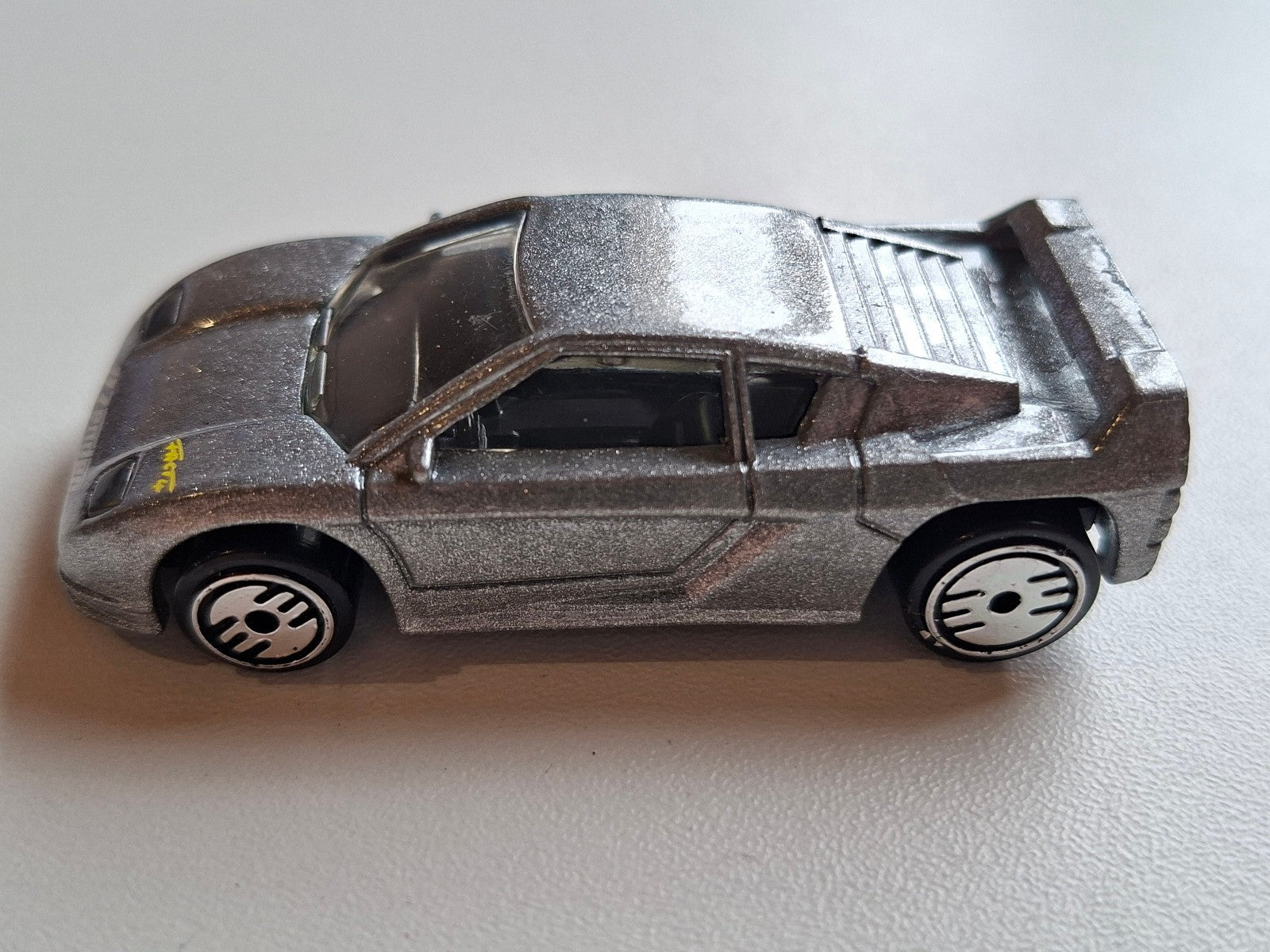 Hot Wheels Zender Fact 4 version UH 1991- 125 (A06)