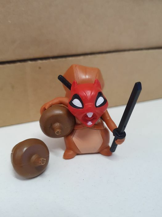 Marvel Bandai figurine Deadpool Chimichanga surprise rouge écureuil
