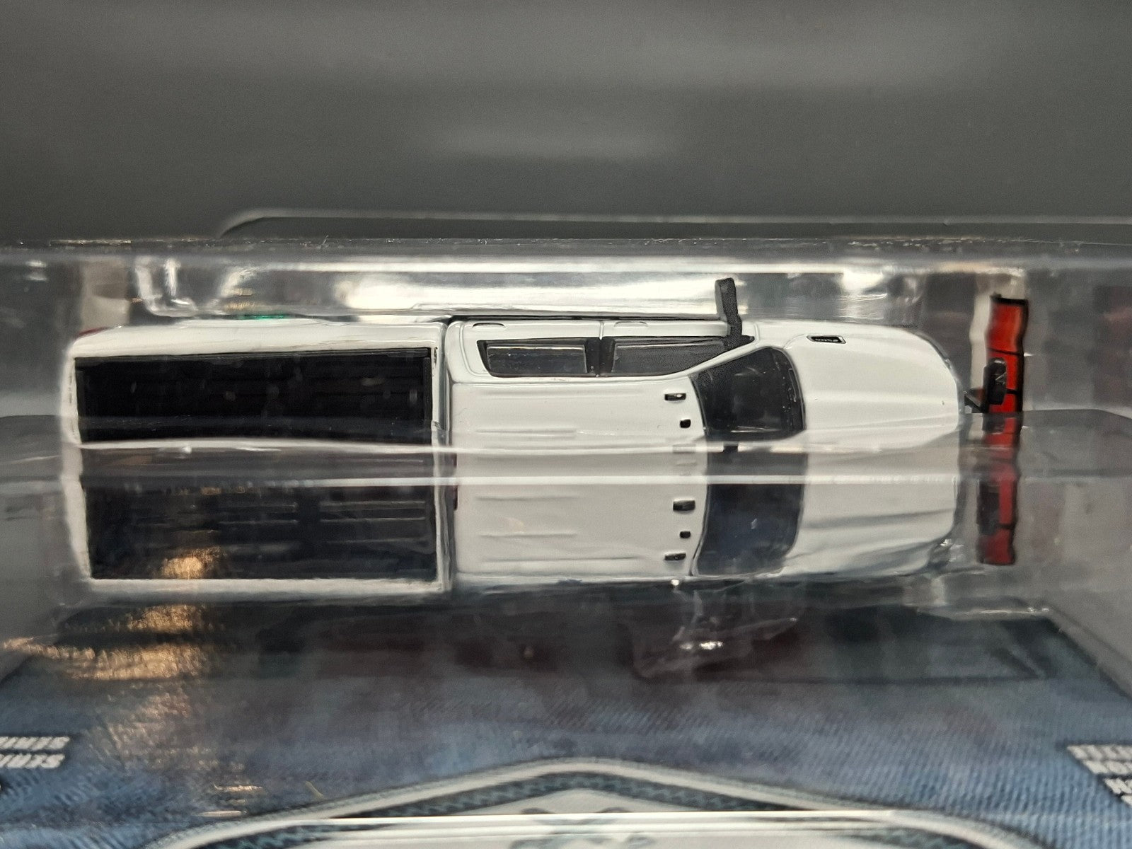 Greenlight Blue Collar 2019 Ram 2500 Tradesman Chase Green Wheels  (NG47)