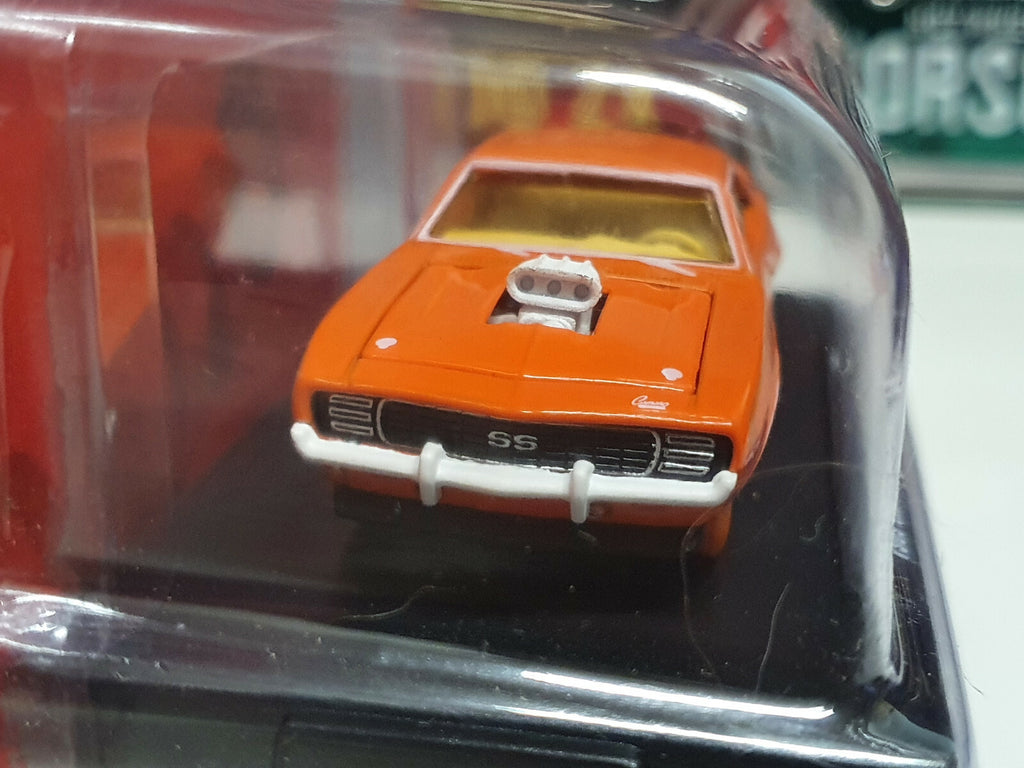 M2 Machines Chase Auto Drivers Comp Cams 1969 Chevrolet Camaro SS/RS (NG17)