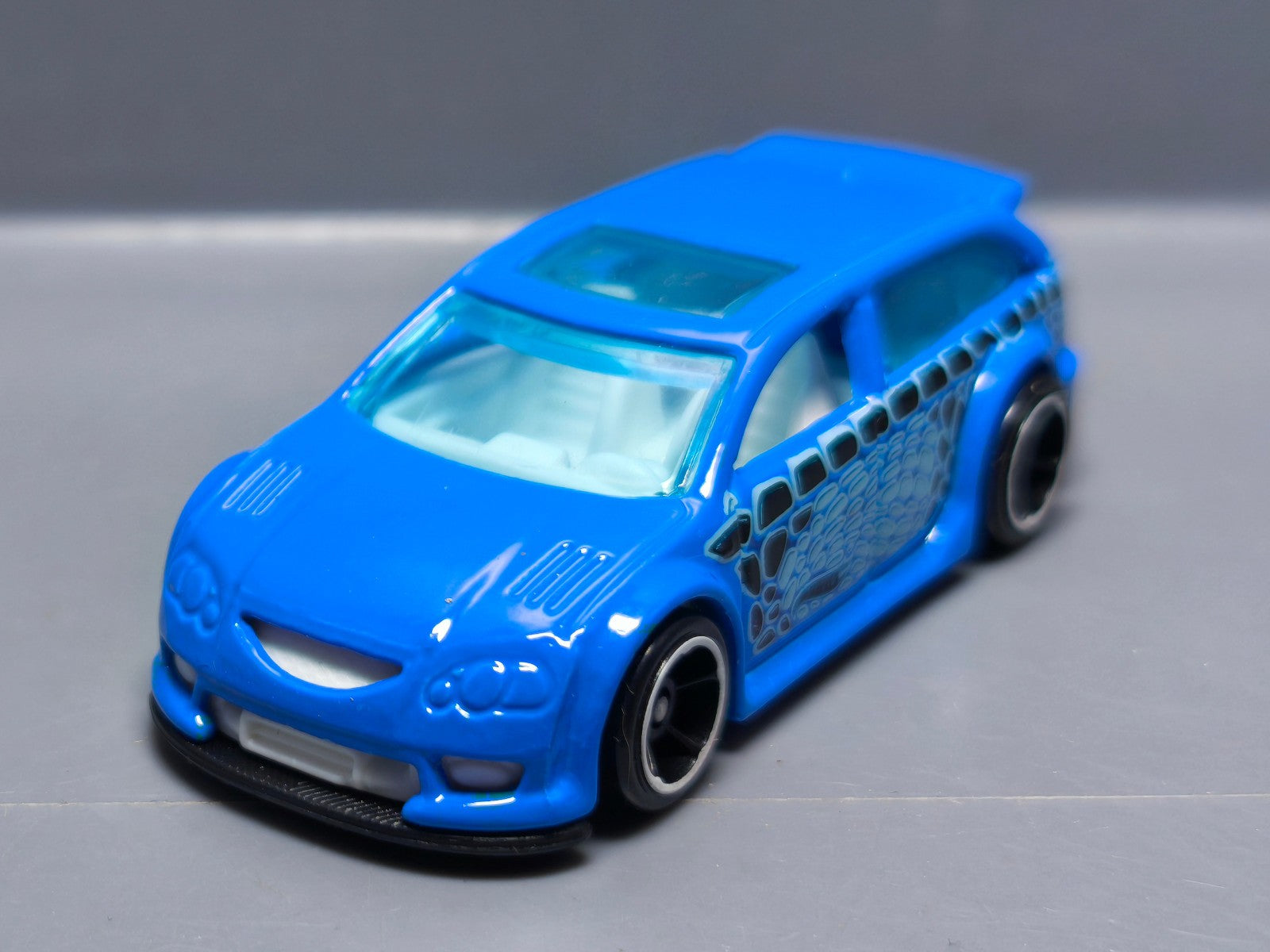 Hot Wheels 2015 mystery models  Audacious   (A03)