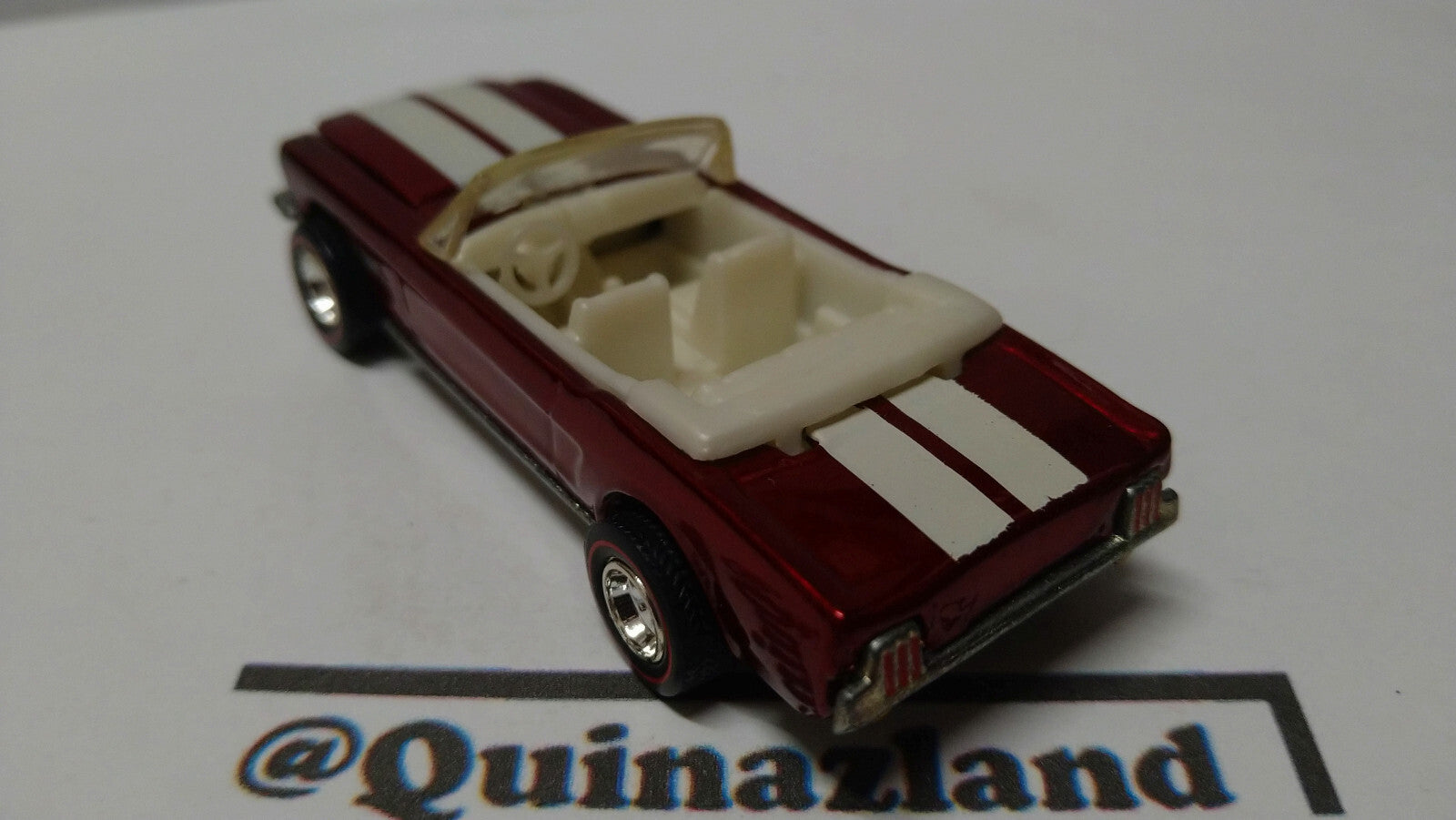Hot Wheels Treasure Hunt 65 mustang convertible  2009-043  (A07)