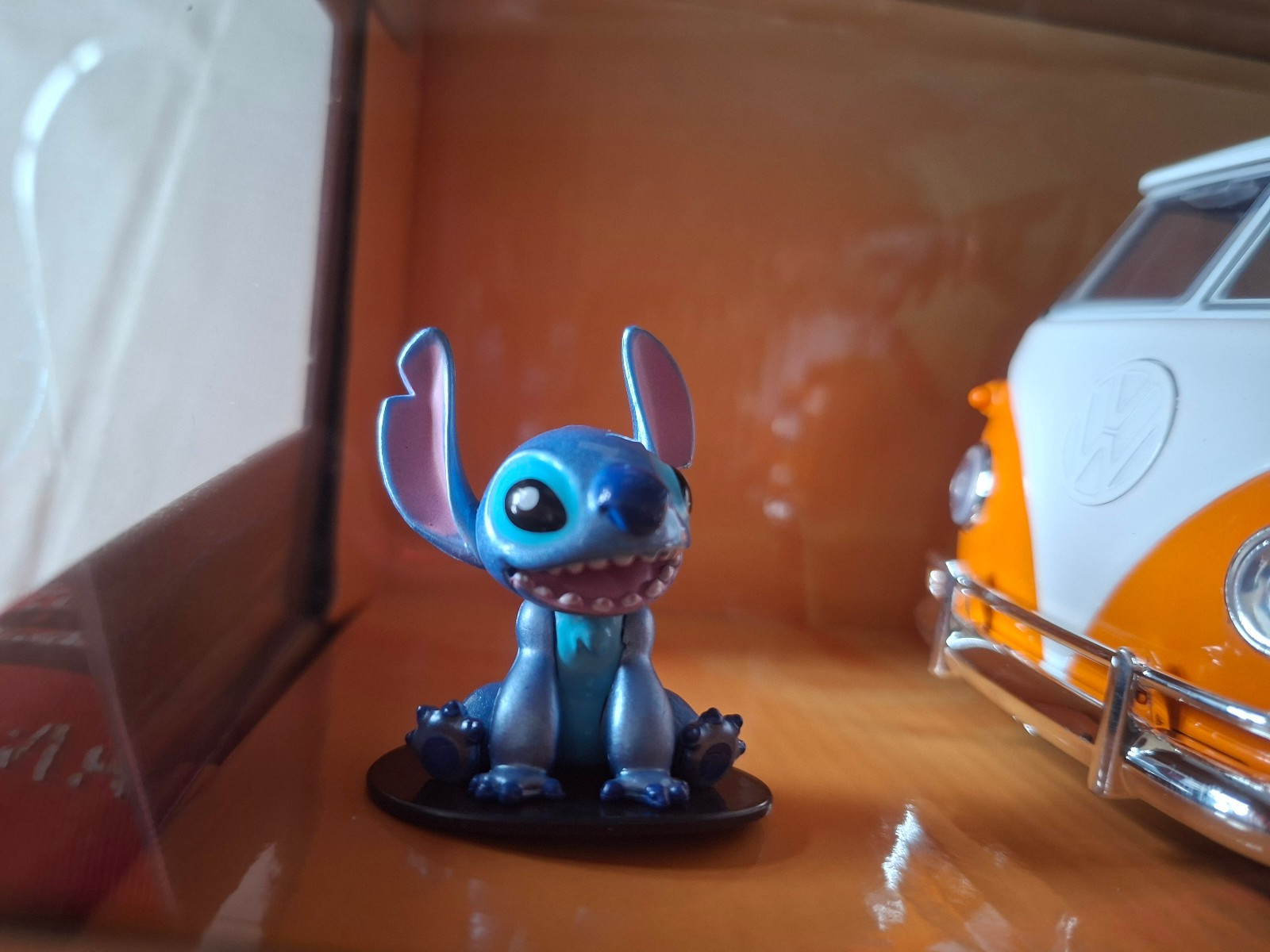 Jada 1/24  Stitch & 1961 Volkswagen Combi Bus (ET)