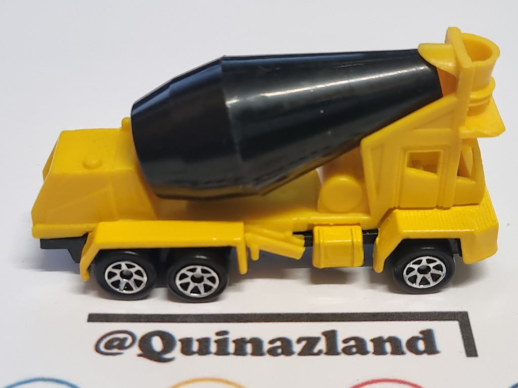 Hot Wheels 1997 exclusive multipack toys R Us Oshkosh cement mixer (A36)