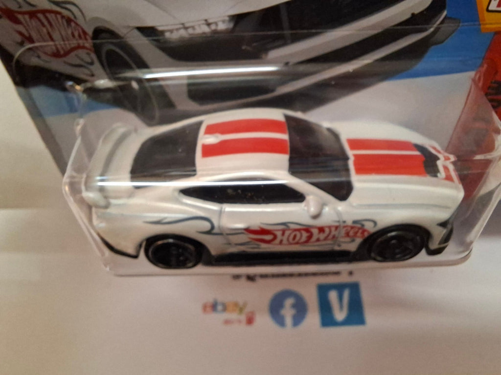 Hot Wheels Ford mustang dark horse 2025-219 (NP39)