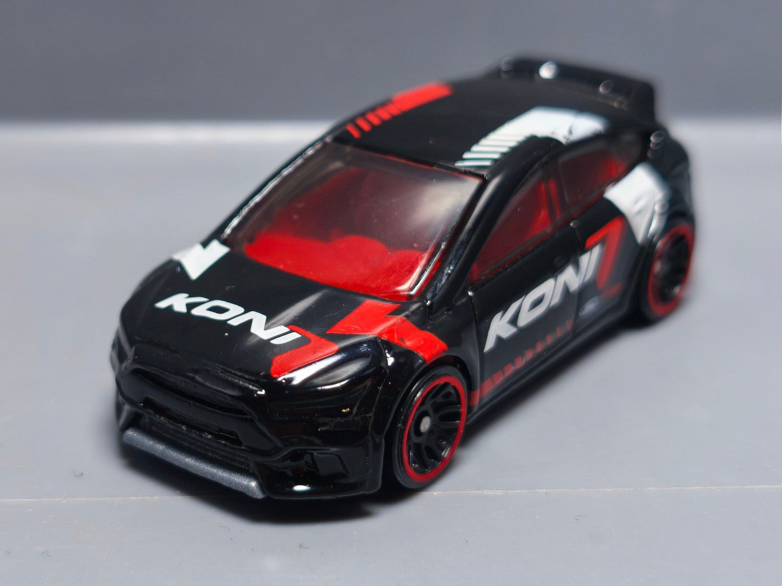 Hot Wheels Ford focus RS 2017-176 (A04)