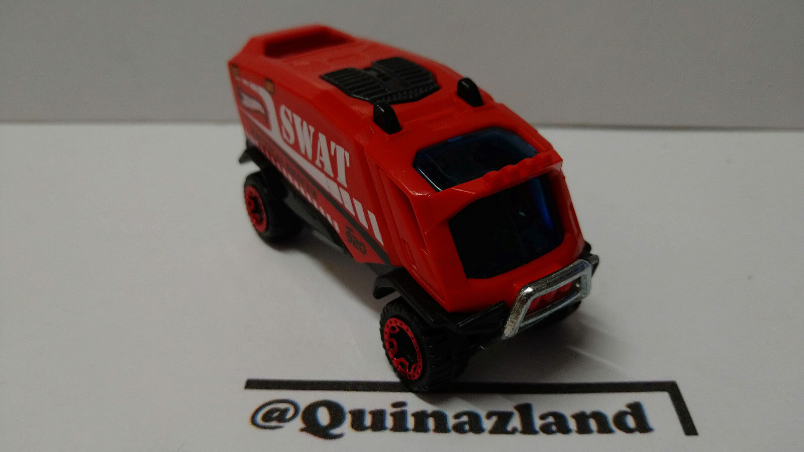 Hot Wheels Aero pod 2017- 162    (A14)