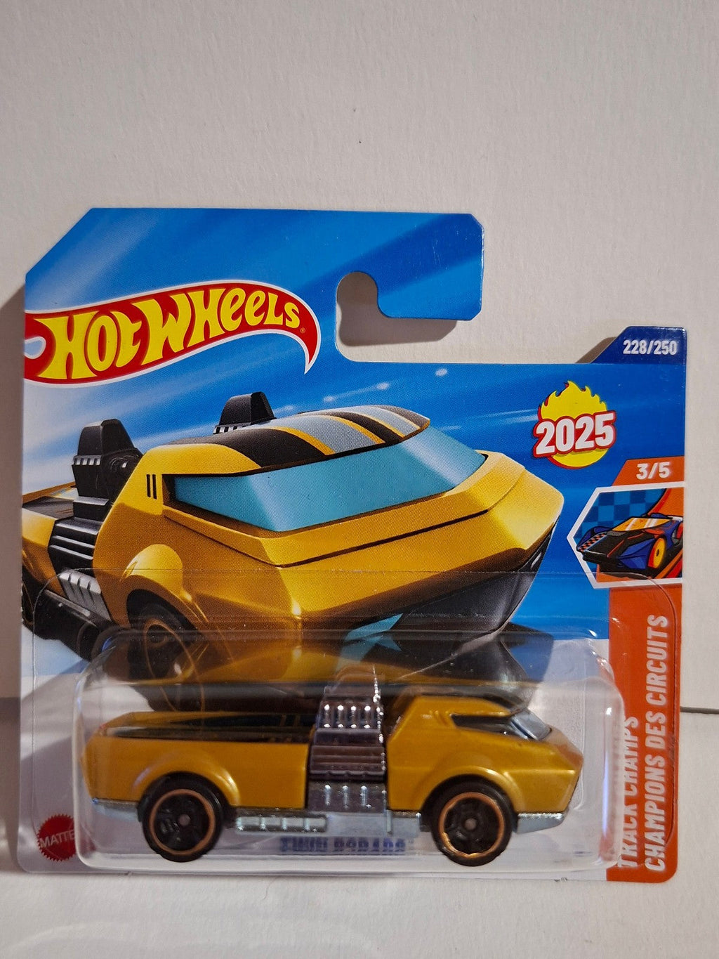 Hot Wheels Twin dorado   2025-228 (NP03)