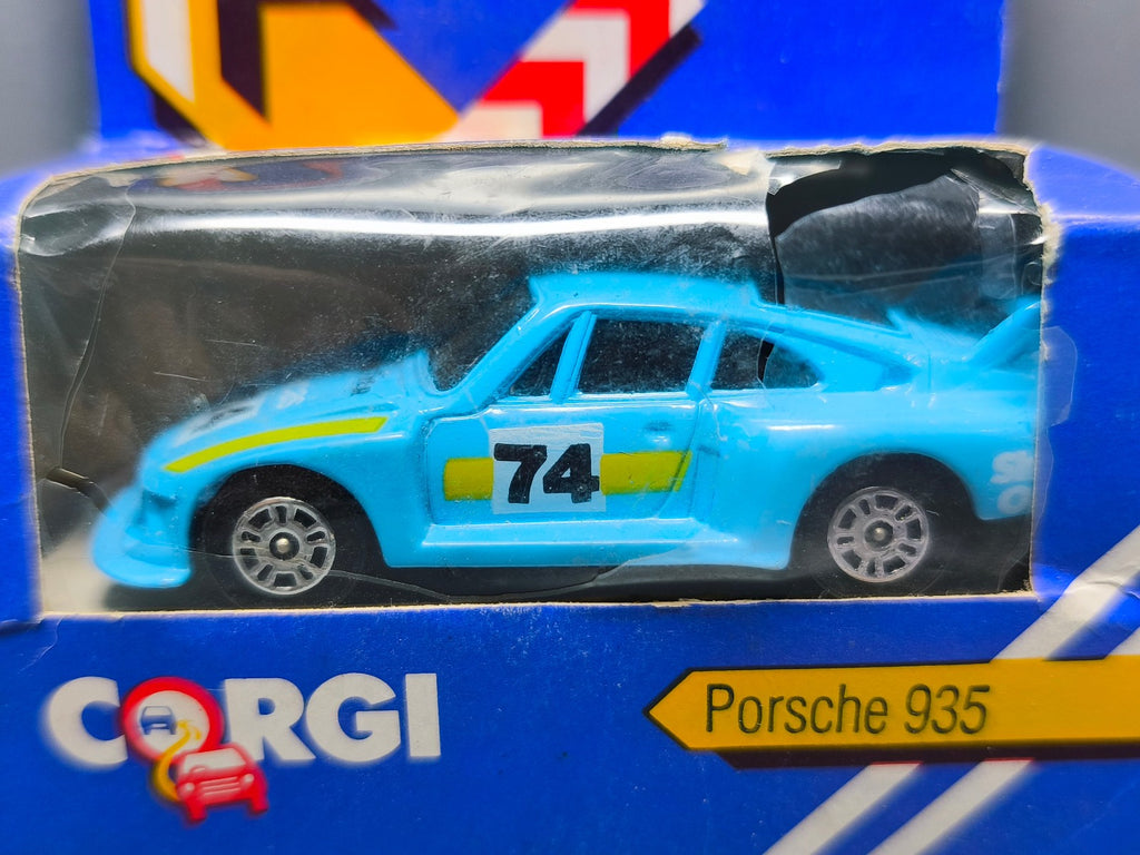 Corgi  Porsche 935 lucas  boite et bulle abimées (NP13)