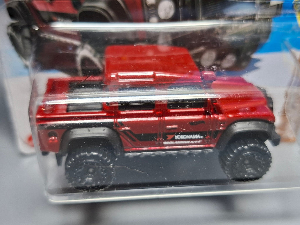 Hot Wheels '15 Land rover Defender double Cab   2025-179 (NP01)