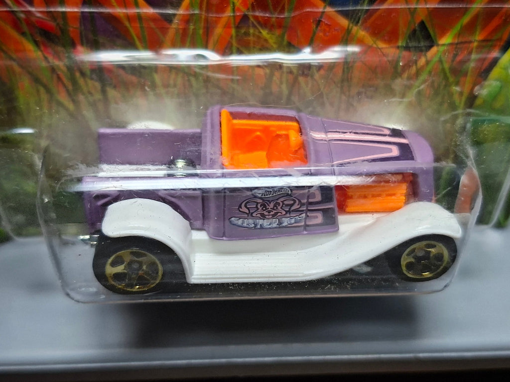 Hot Wheels 2013 easter exclusive Walmart  Hooligan (NP15)