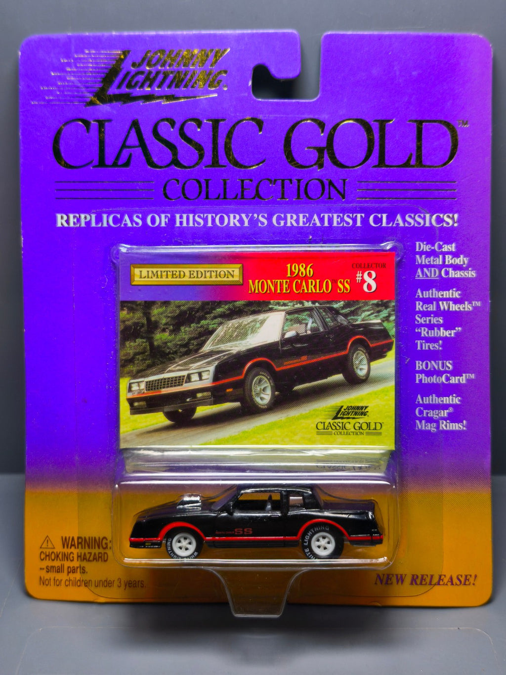 Johnny Lightning  Classic gold White chase 1986 monte carlo ss    (NG78)