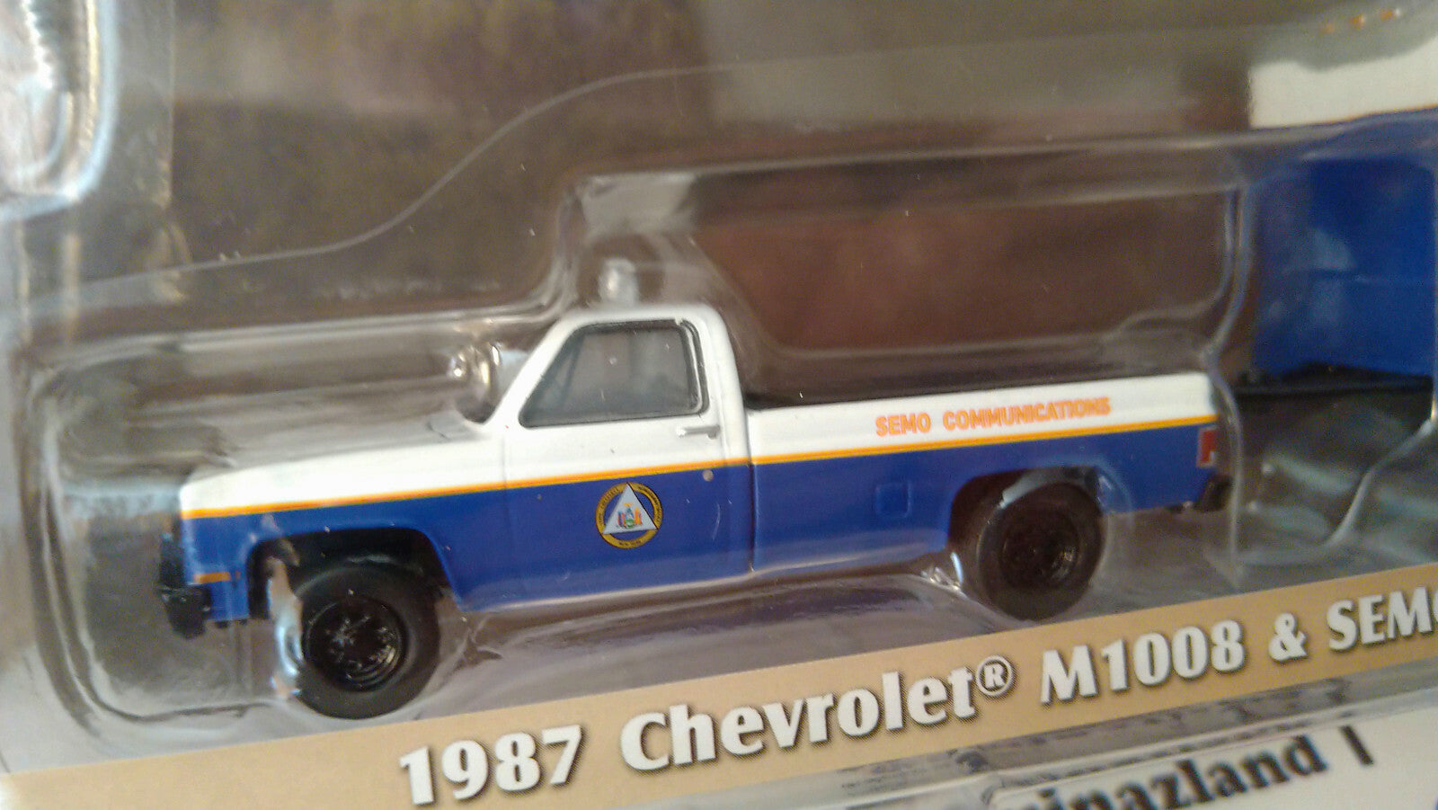 Greenlight Hitch & Tow 1987 Chevrolet M1008 & Semo Communications Trailer (C4)