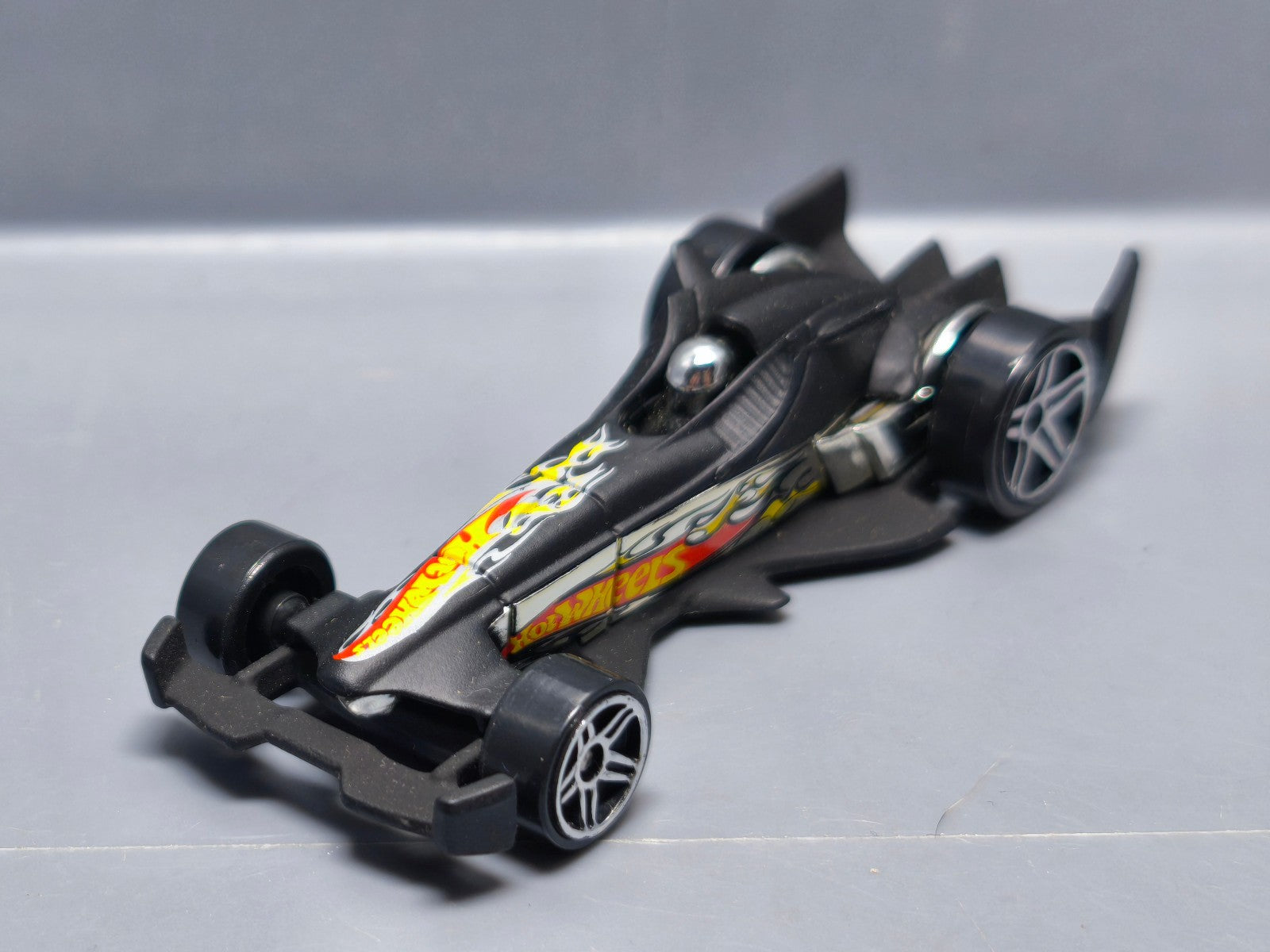 Hot Wheels F-racer 2004-030    (A36)
