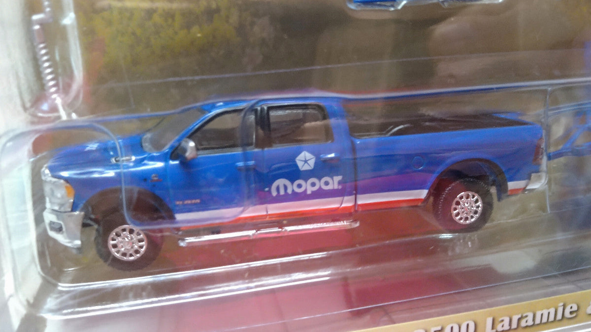 Greenlight Hitch & Tow 2020 Ram 2500 Laramie with Tandem Car Trailer (CT03)