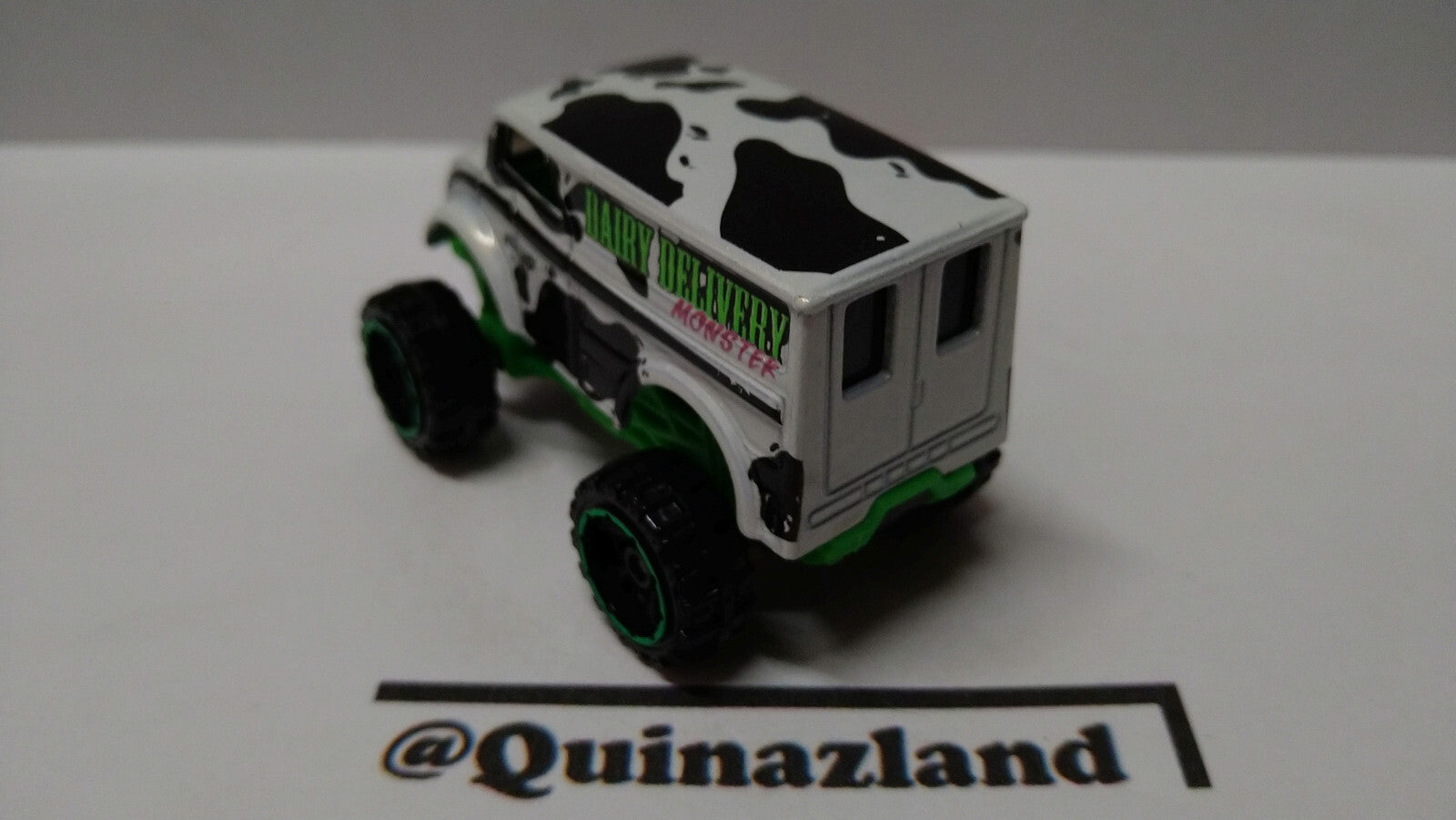 Hot Wheels Monster Dairy Delivery 2012-028 (A22)