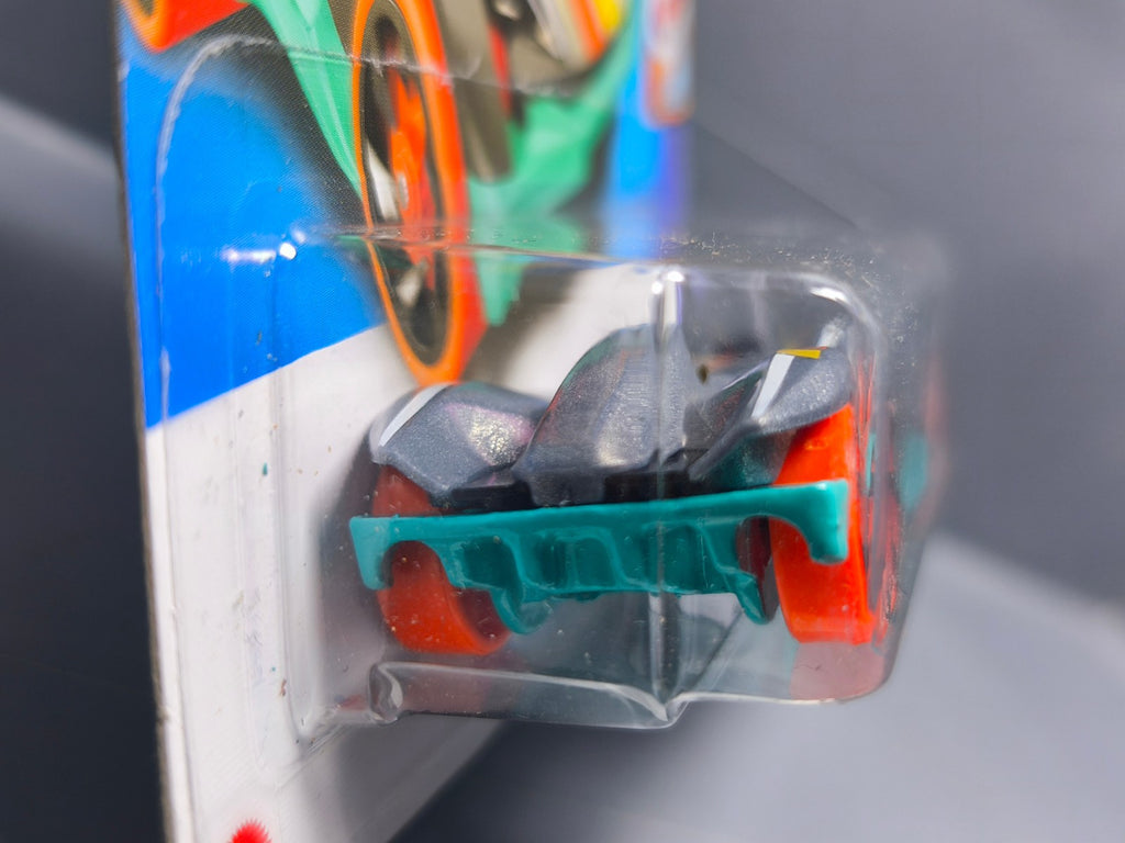 Hot Wheels Roadster bite   2022-022 (NP17)