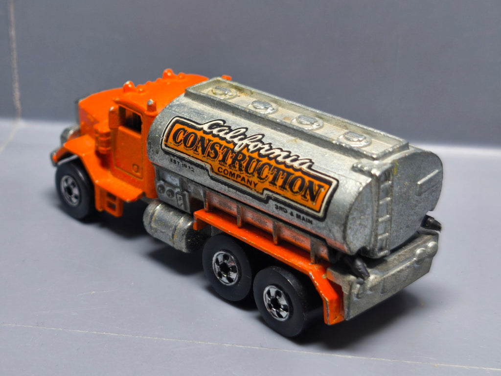 Hot Wheels Peterbilt tank truck 1981 workhorses hong kong  (A18)