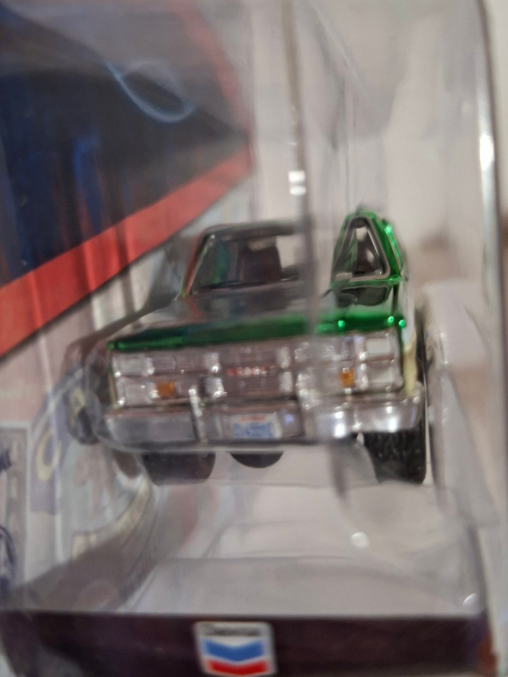 Greenlight Chevron special edition series 1  1988 GMC suburban sierra     (NG55)