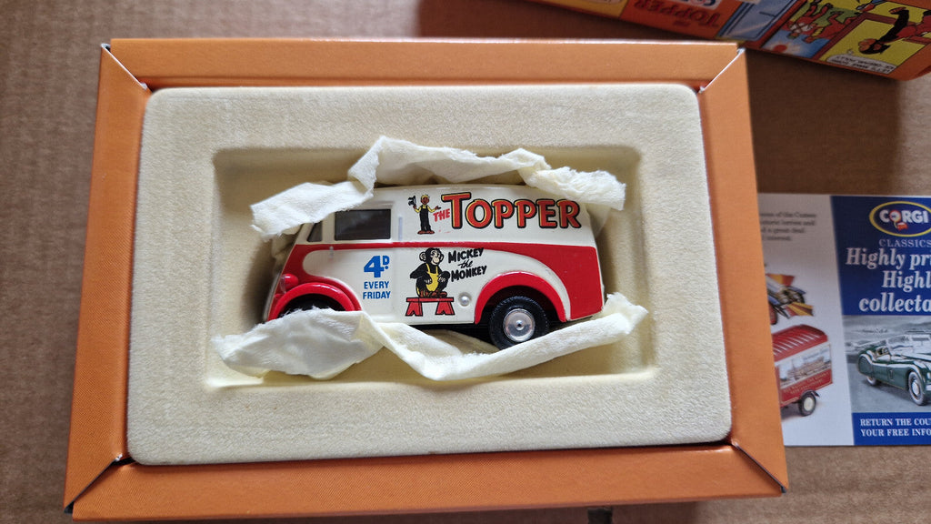 Corgi 1/43 Comic classics Morris J van limitée à 4600 exemplaires (CT06)
