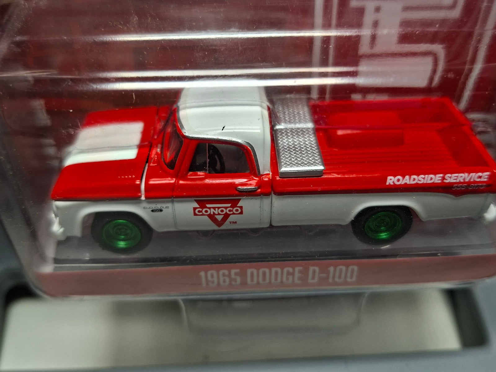 Greenlight Running On Empty 1965 Dodge D-100 Conoco Chase (NG18)