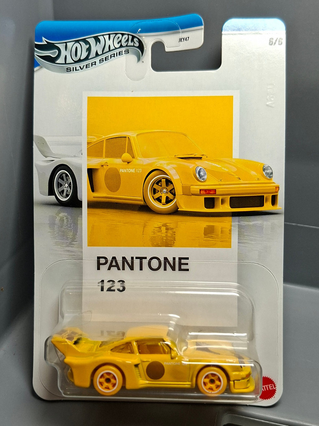Hot Wheels 2026 Pantone Mix A Porsche 934/5   (NP29)