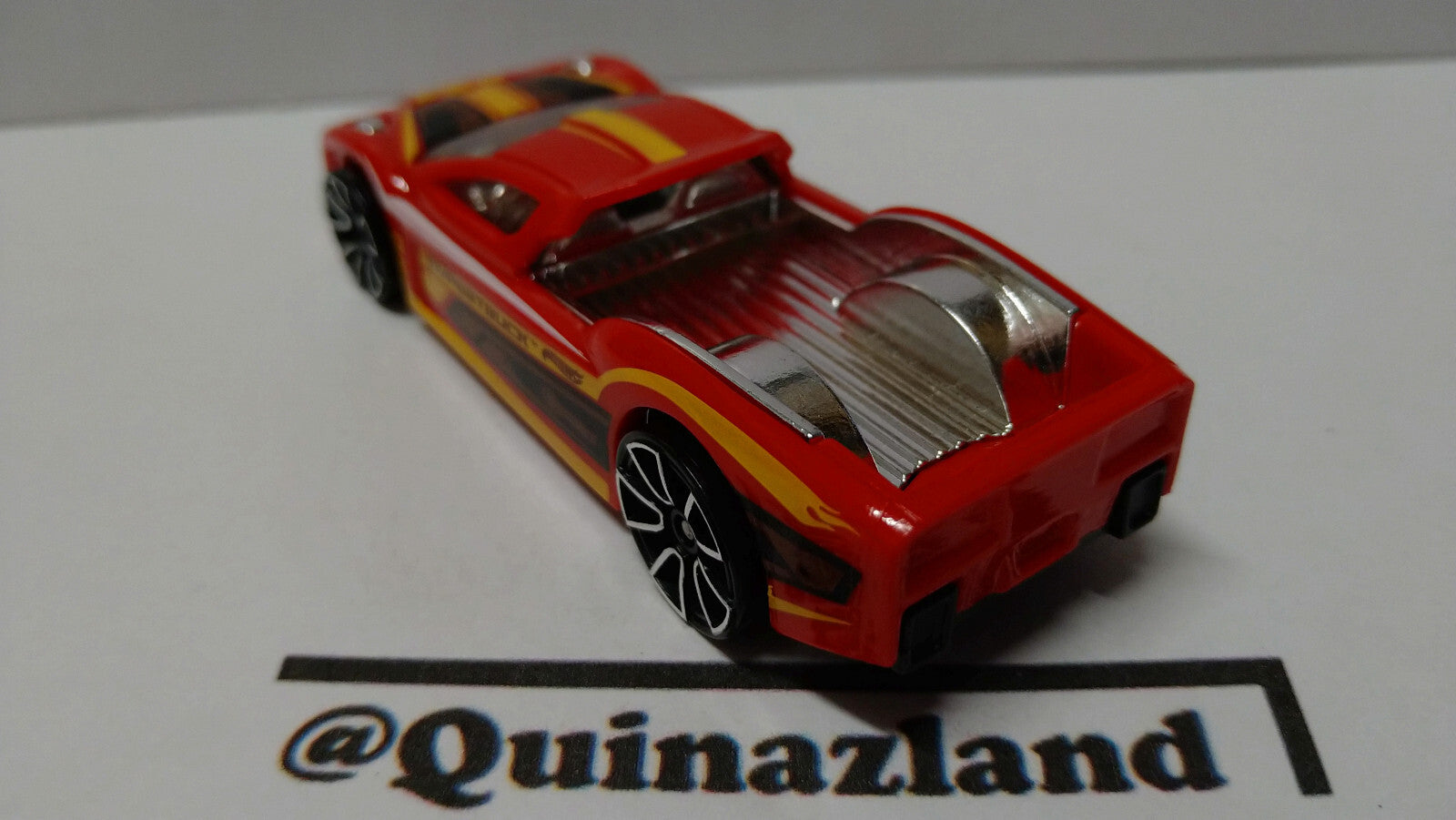 Hot Wheels Hypertruck 2012-013    (A15)