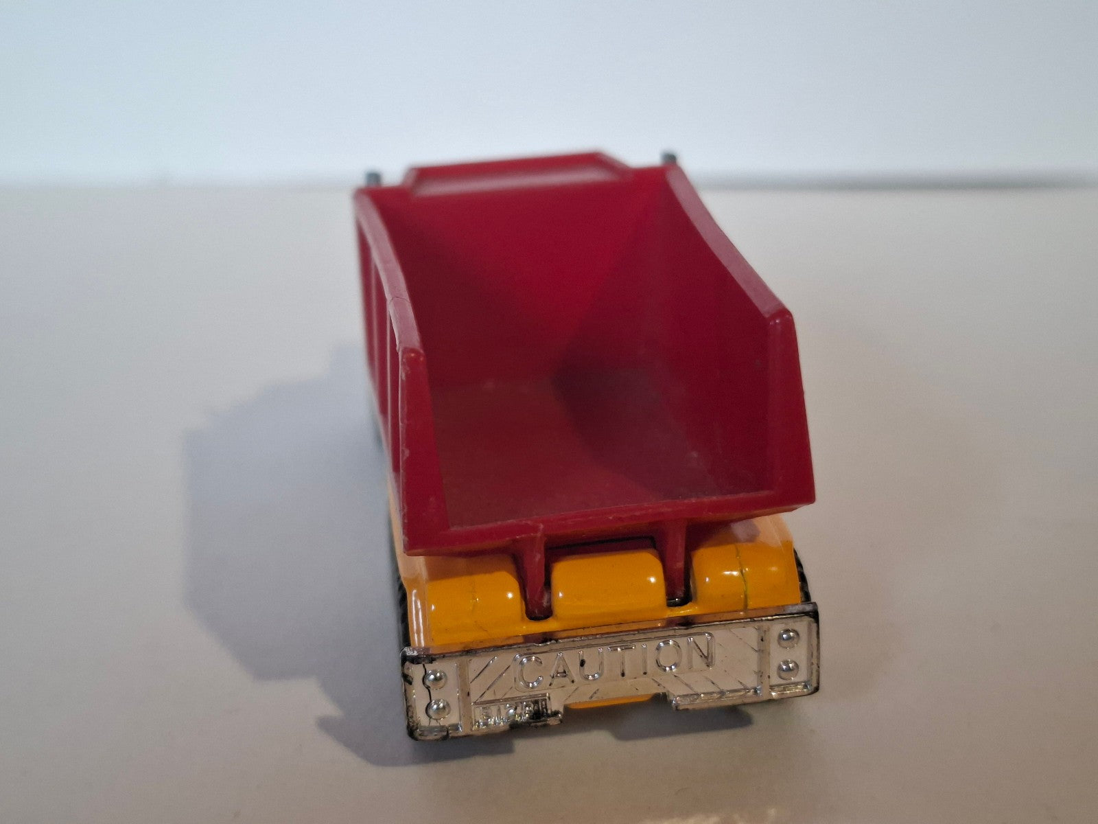 Matchbox Peterbilt dump truck    (A02)