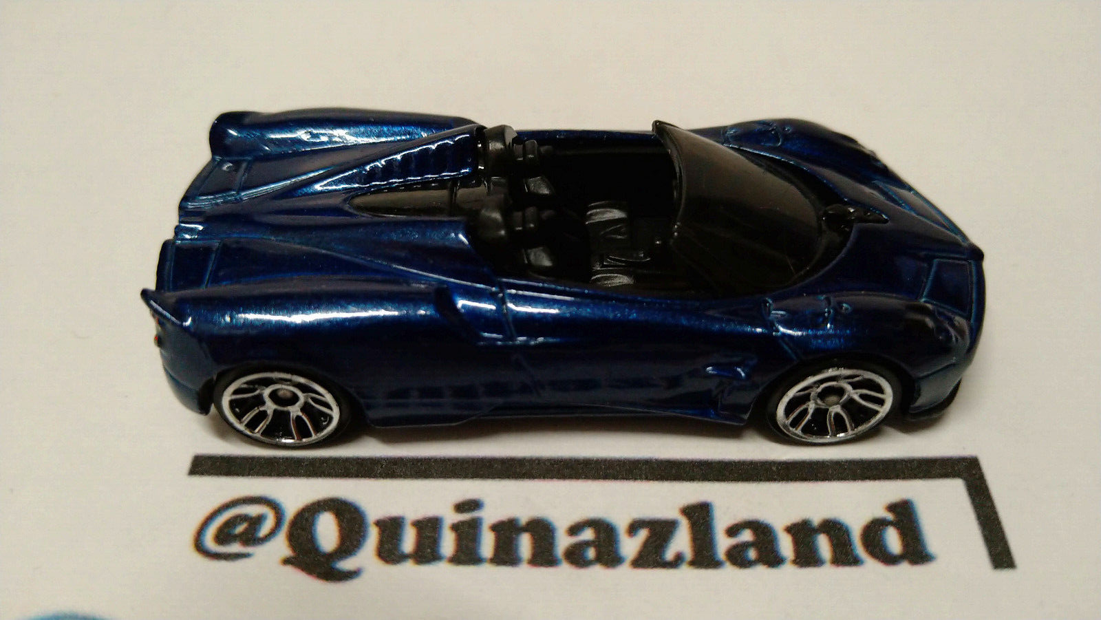 Hot Wheels 17 pagani huayra roadster  2017-290 (A18)