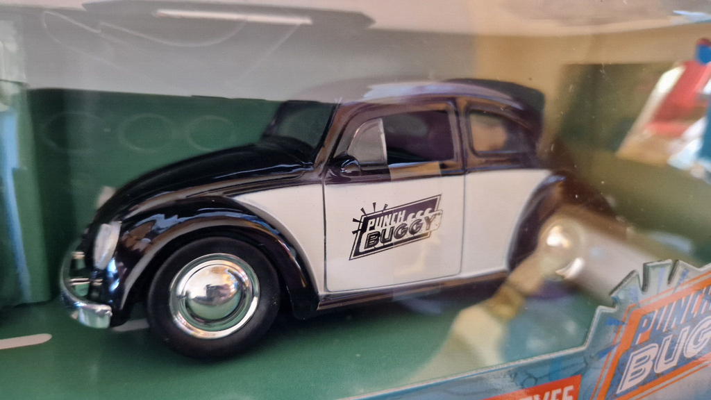 Jada Toys 1/32 Punch Buggy '59 Volkswagen  Beetle W/Gloves Black  (ET)