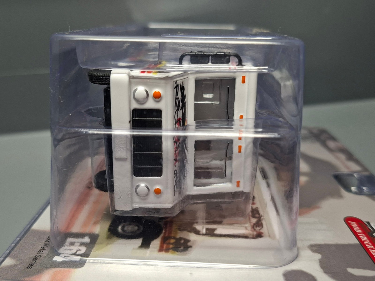 American Diorama 1/64 Food Truck Graffiti Style  (CT07)