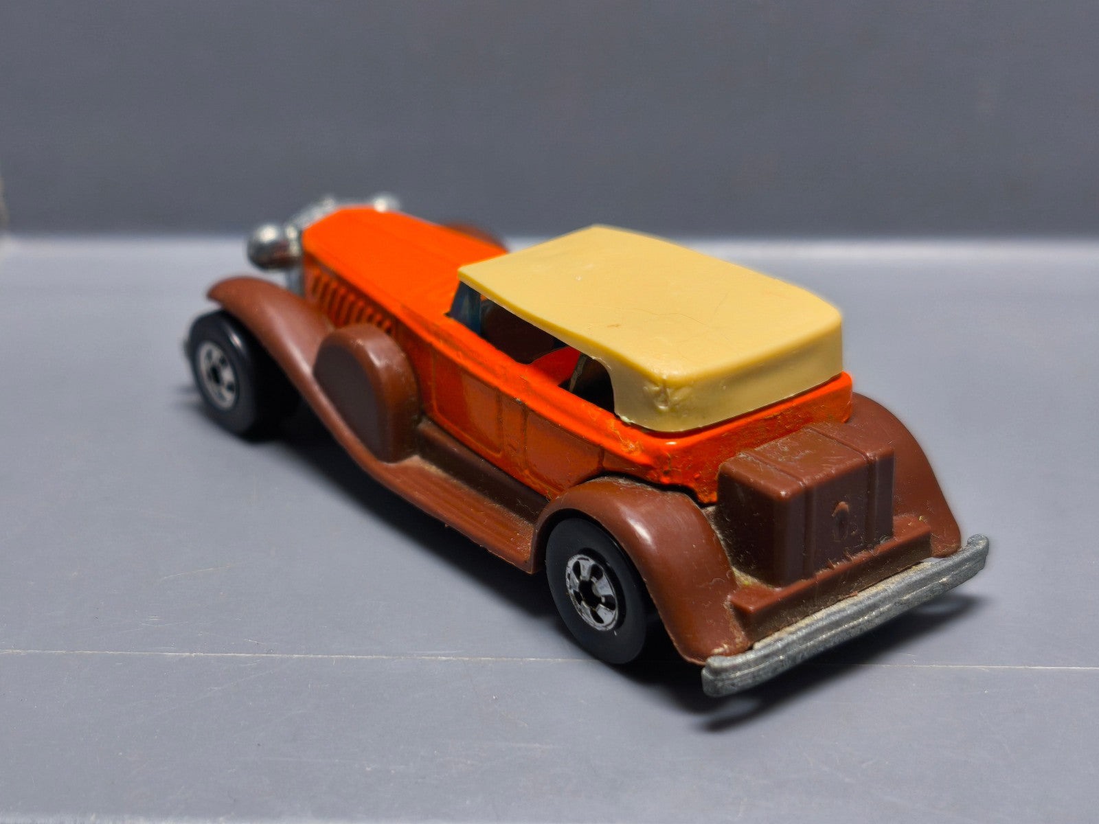 Hot Wheels 1977 flying customs 31 doozie  (A19)