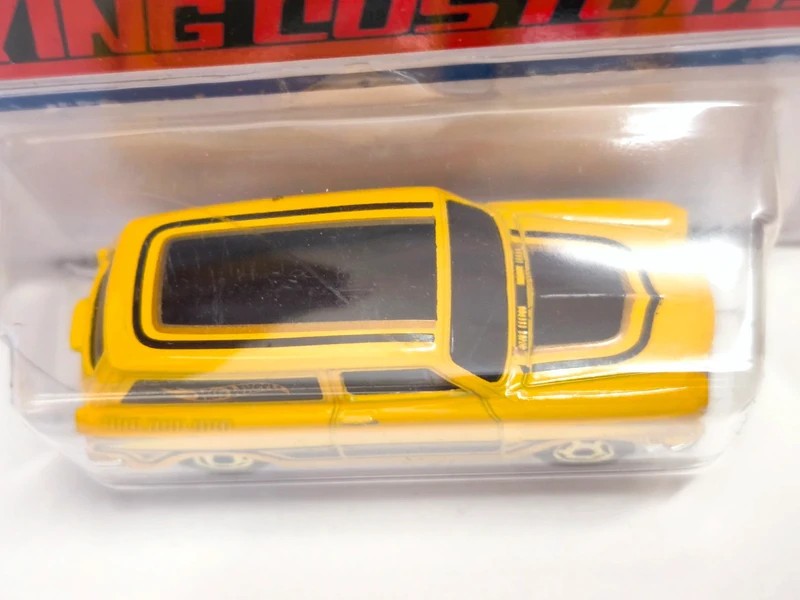 Hot Wheels 2020 flying customs target Custom 69 volkswagen squareback   (NP47)