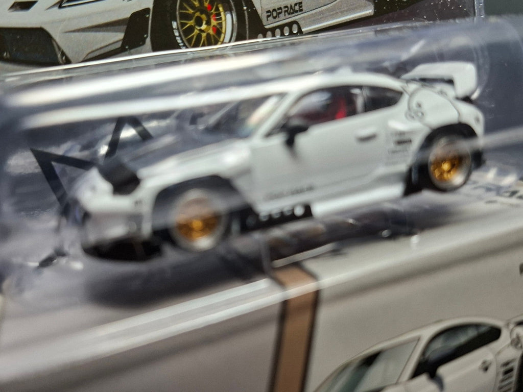Pop Race 1/64 Toyota Pandem GR86, crystal white pearl (NG04)